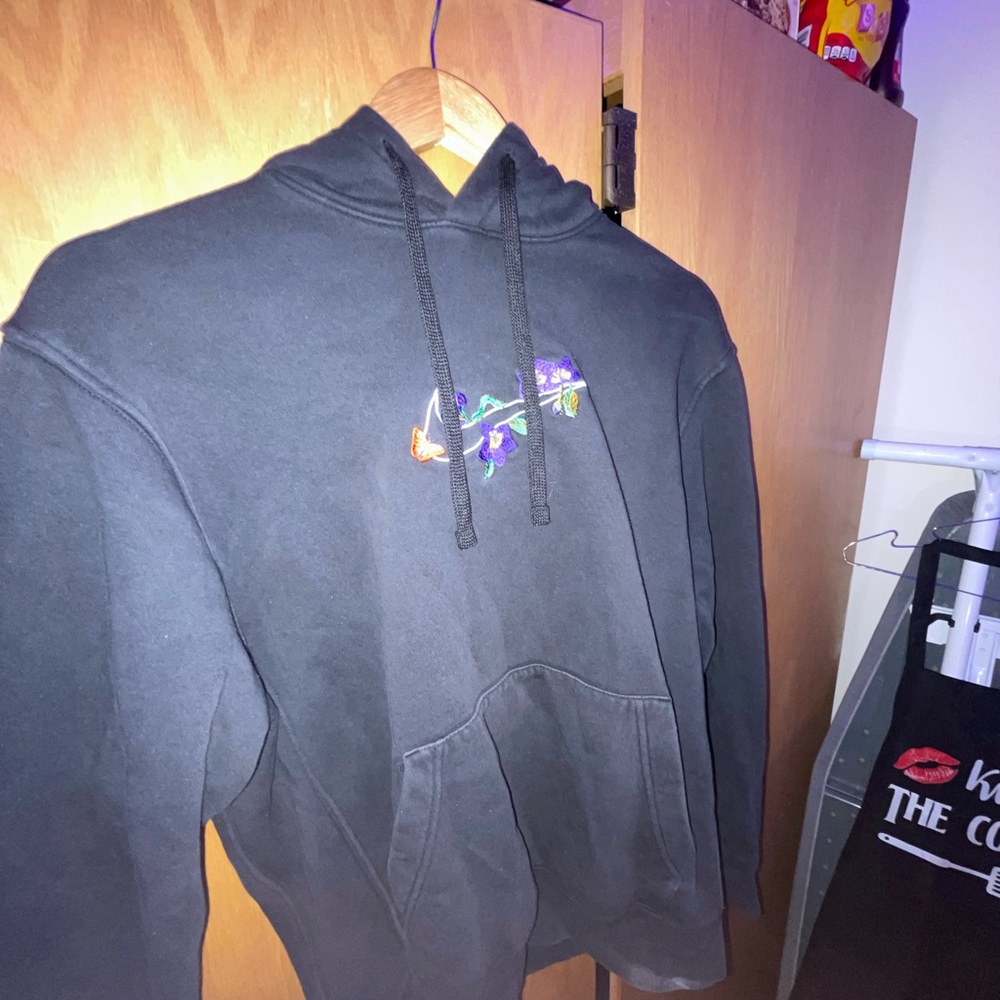 Nike Embroidered Black Pullover Hoodie - Men’s Medium